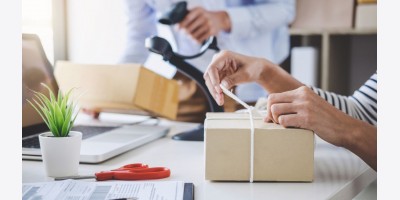 Các doanh nghiệp nhỏ chuẩn bị cho chi phí cao hơn khi Mỹ chấm dứt miễn phí vận chuyển