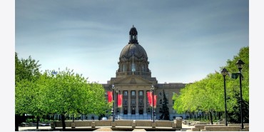 Alberta mời các ứng viên Y tế, Xây dựng và Sản xuất trong các đợt rút hồ sơ mới nhất