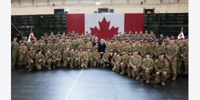 Ông Carney thăm cơ sở Hải quân Canada trong chuyến công du B.C. vào thứ Hai