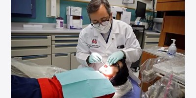 Bộ trưởng Y tế nói rằng chương trình chăm sóc răng miệng ‘đang tiến hành’ sẽ được miễn cắt giảm chi tiêu